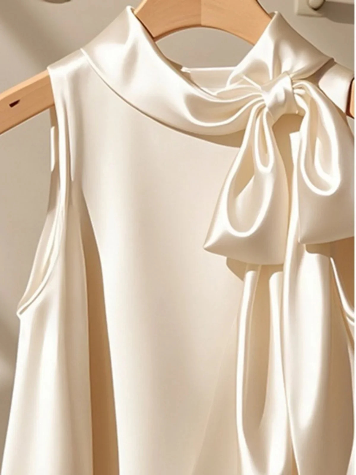 Autumn Fashion High end Chic Champagne White Satin Halter Neck Tank Top Women Blouses Light Mature French Bow Sleeveless Shirt 250614