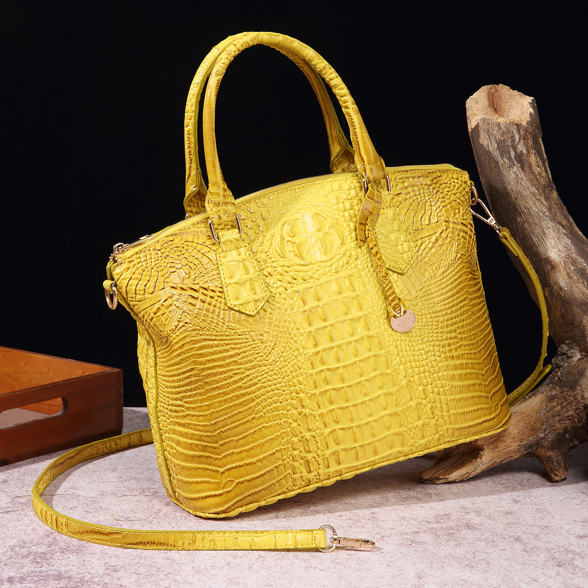 Free Shipping 2025 New Designer Bag Fashionable And High-quality Shopping Bag Retro Women's Multi-color Crocodile Pattern High-end Handbag