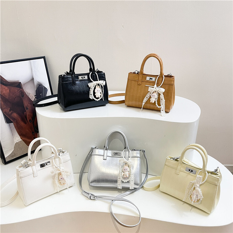 Free Shipping 2025 New Designer Bag Exquisite Simple Elegant Multi Functional Women's Single Shoulder Handbag Fashion High Quality Shopping Bag