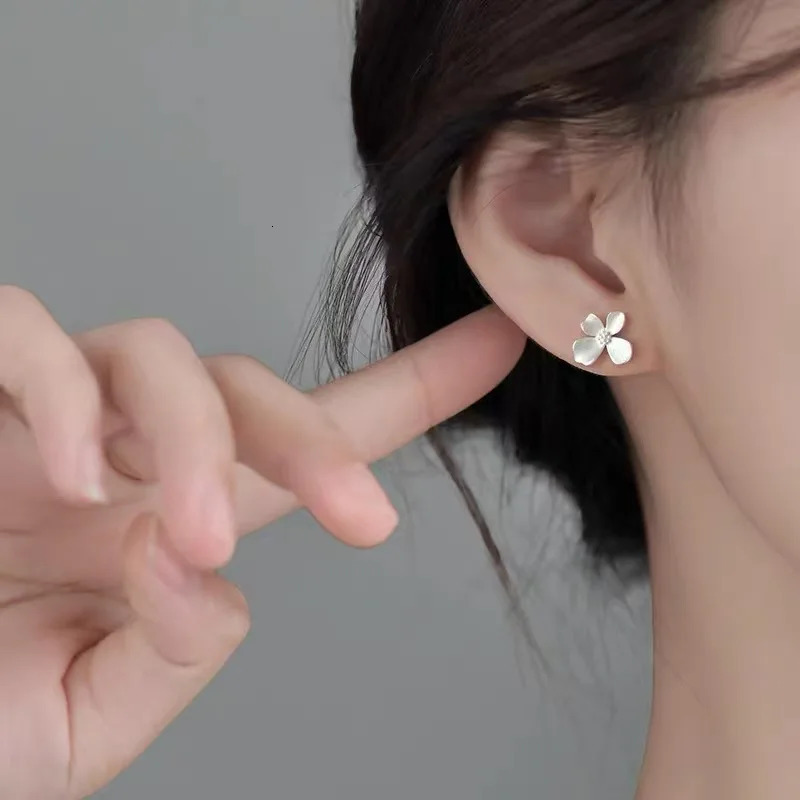 925 Sterling Silver Vintage Earrings For Women Trendy Simple Bump Flower Earring Jewelry Prevent Allergy Party Accessories Gift 250610