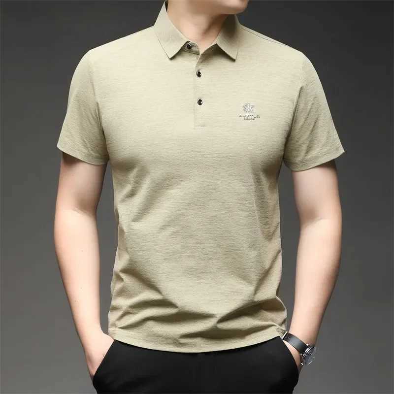 New Mens Business Casual Short Sleeve Shirt with Badge Solid Color Polo Shirt Fashionable Breathable Comfortable Versatile Top XJ250617