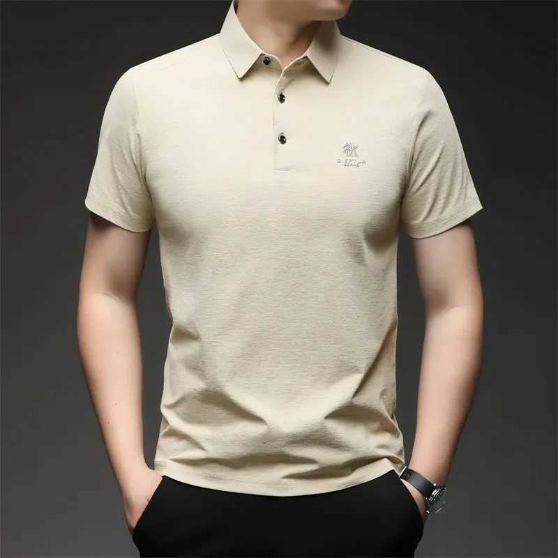 New Mens Business Casual Short Sleeve Shirt with Badge Solid Color Polo Shirt Fashionable Breathable Comfortable Versatile Top XJ250617