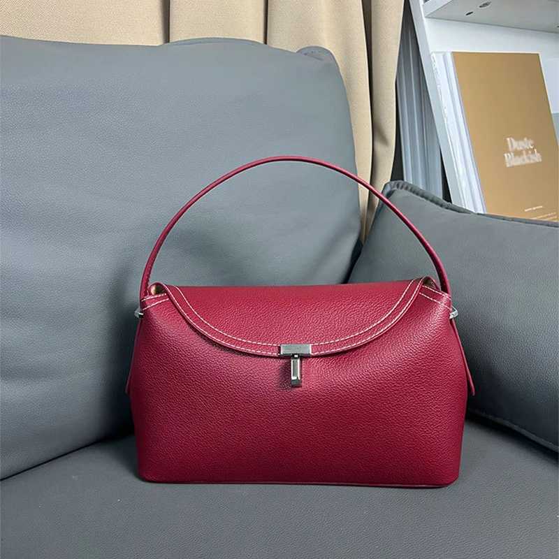 Womens Flap Handbag High Quality Lychee Pattern Shoulder Bag Silver Lock Large Capacity Tote Bag New Fashion Womens Bag Z250617