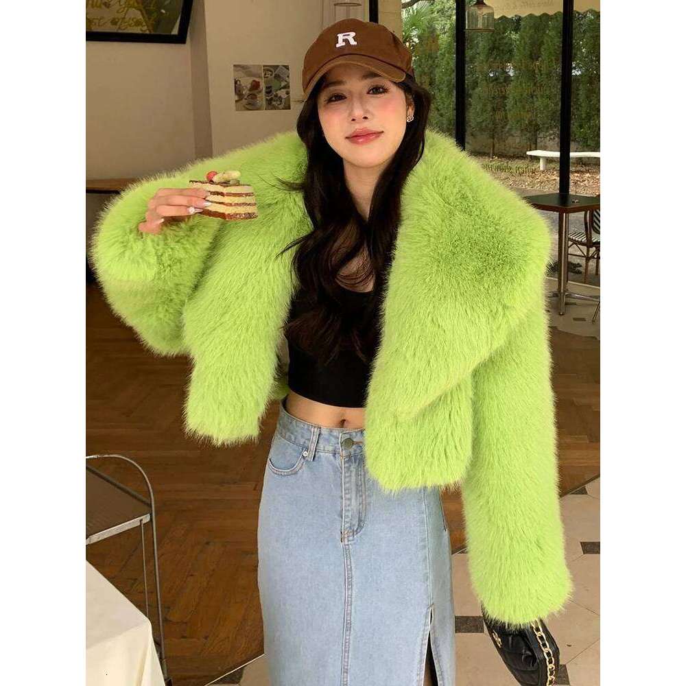 2025 Fashion Women's Faux Coat Lapel Loose Long Sleeve Fluorescent Green Thick Warm Imitation Fox Fur Jacket Winter 2024 New