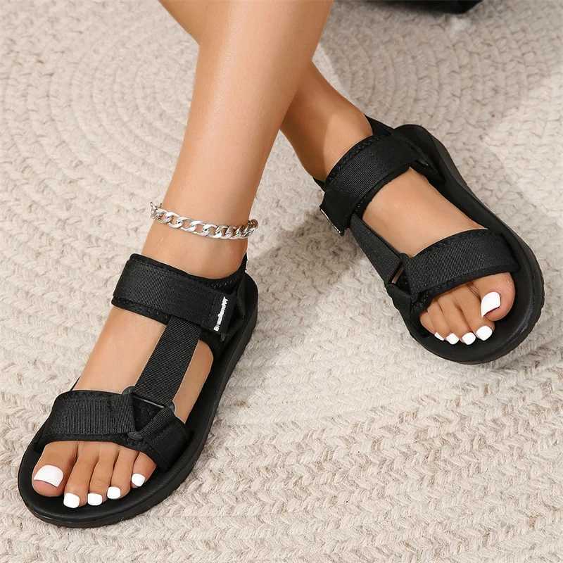Summer New Wear-resistant Comfortable Fashionable and Casual Sandals for Women To Wear Thick-soled Beach Sandals Z250617