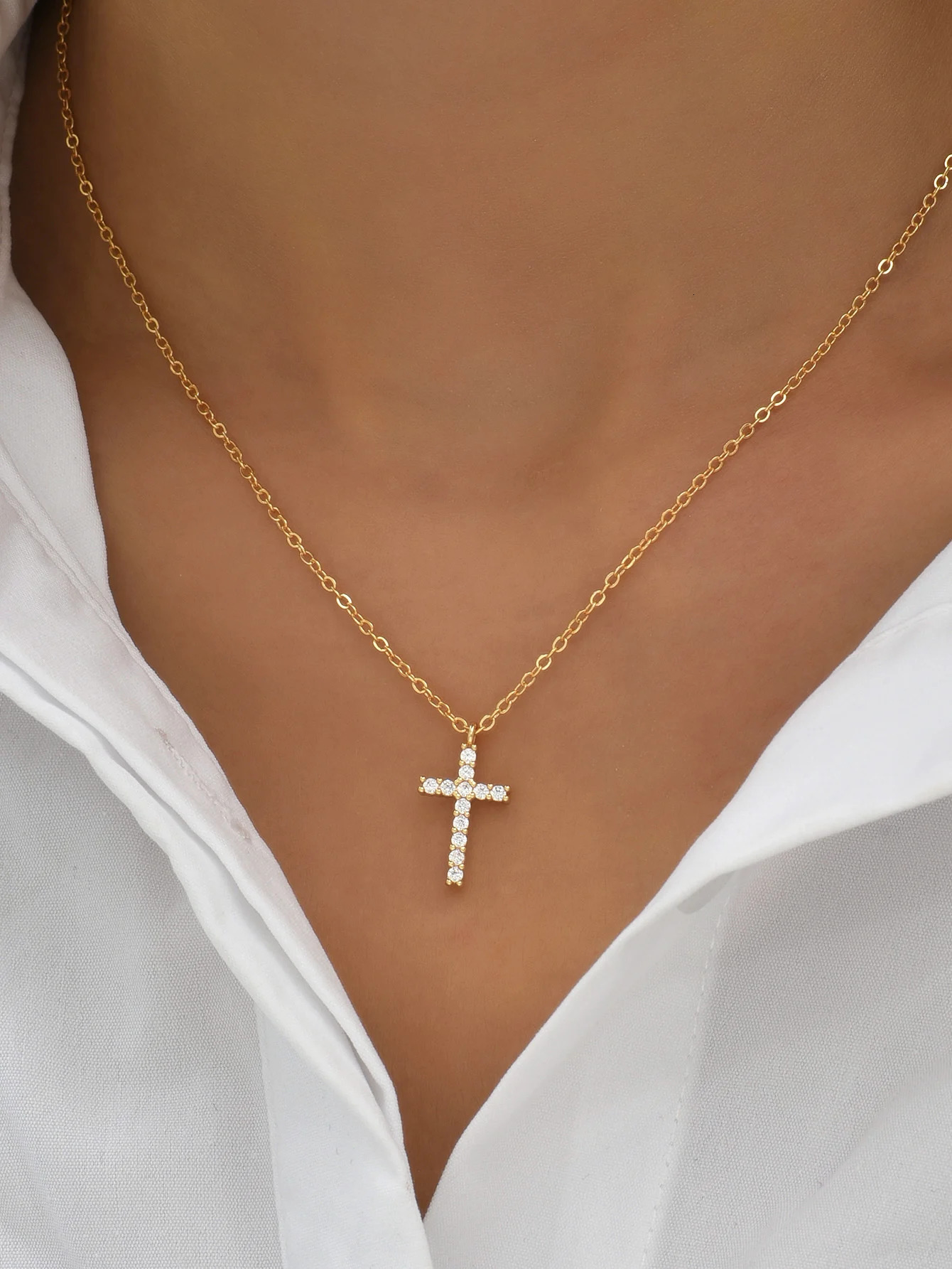 Fashion Zircon Inlaid Cross Necklace Pendant Jewelry for Women Gold Color Long Clavicle Chain Necklaces 250616