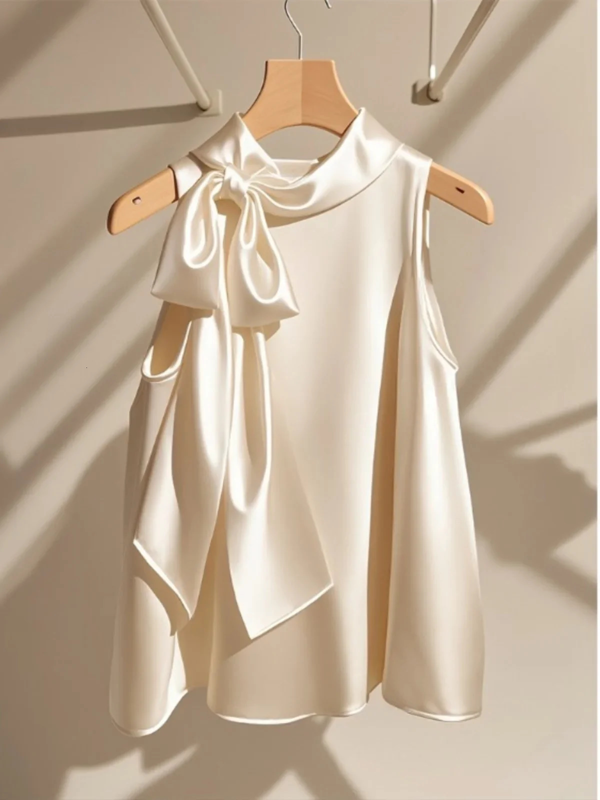 Autumn Fashion High end Chic Champagne White Satin Halter Neck Tank Top Women Blouses Light Mature French Bow Sleeveless Shirt 250614