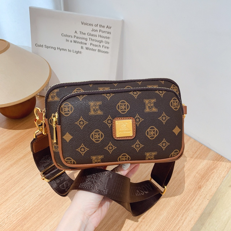 2025 Free Shipping Women's Designer Luxury Fashion Retro Printed New Simple Shoulder Bag Diagonal Cross Bag brown