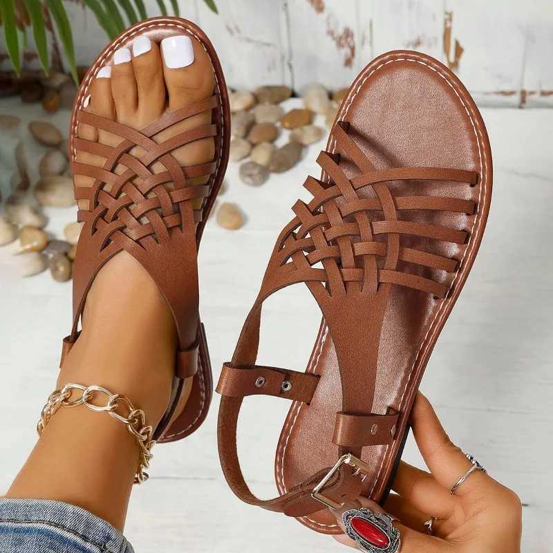 Trendy Cross Sandals 2025 Summer New Casual Solid Color Flat Bottom Anti Slip Beach Sandals Sandals Women Z250617