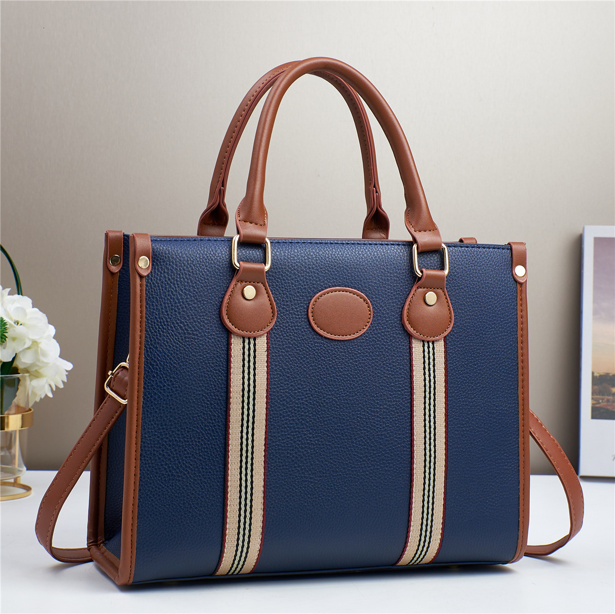 Designer Handheld Tote Bag 2025 Summer New Fashion Women's Bag Middle-aged Ladies Bag Crossbody Bag Elegant Middle-aged Mom Bag Luxury Bag Free S