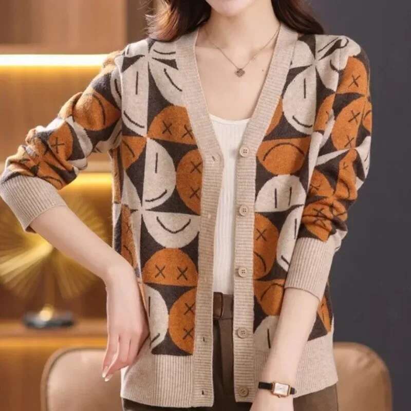 Outerwear Womens Cardigans Loose Coat Fashion 2025 Ladies Knit Sweaters Office Wear Y2k Crochet Top Youth Trend Korean Style