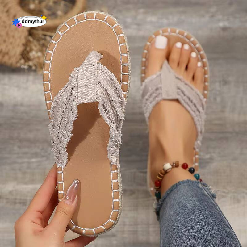 Summer New Style Flip-flops for Women Fashionable Flat-soled Grass Woven Thong Beach Shoes Large Size Sandals For Outer Wear ddmythur
