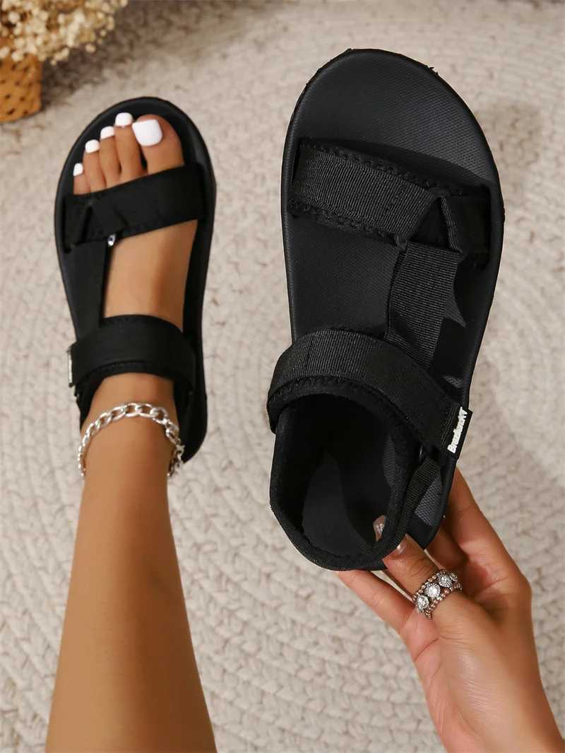 Summer New Wear-resistant Comfortable Fashionable and Casual Sandals for Women To Wear Thick-soled Beach Sandals Z250617