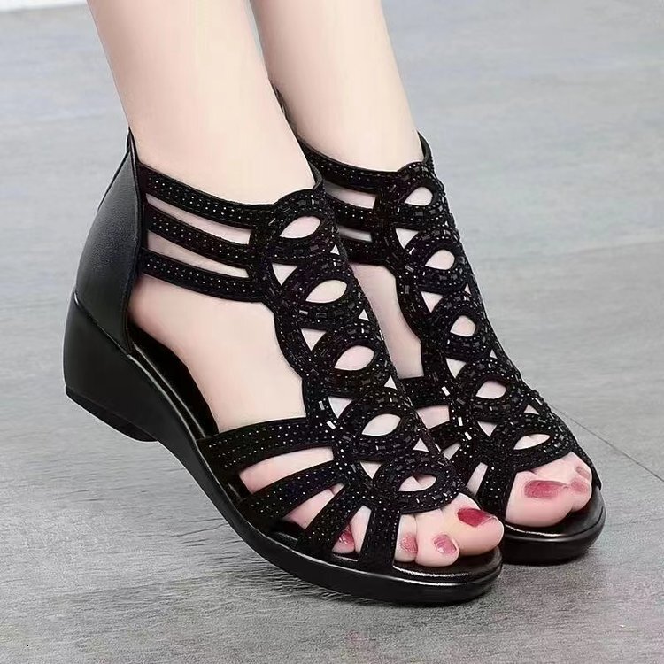Roman sandals new soft leather shoes fashionable outdoor women's soft soled sandals hollow women's slippers designer sandals