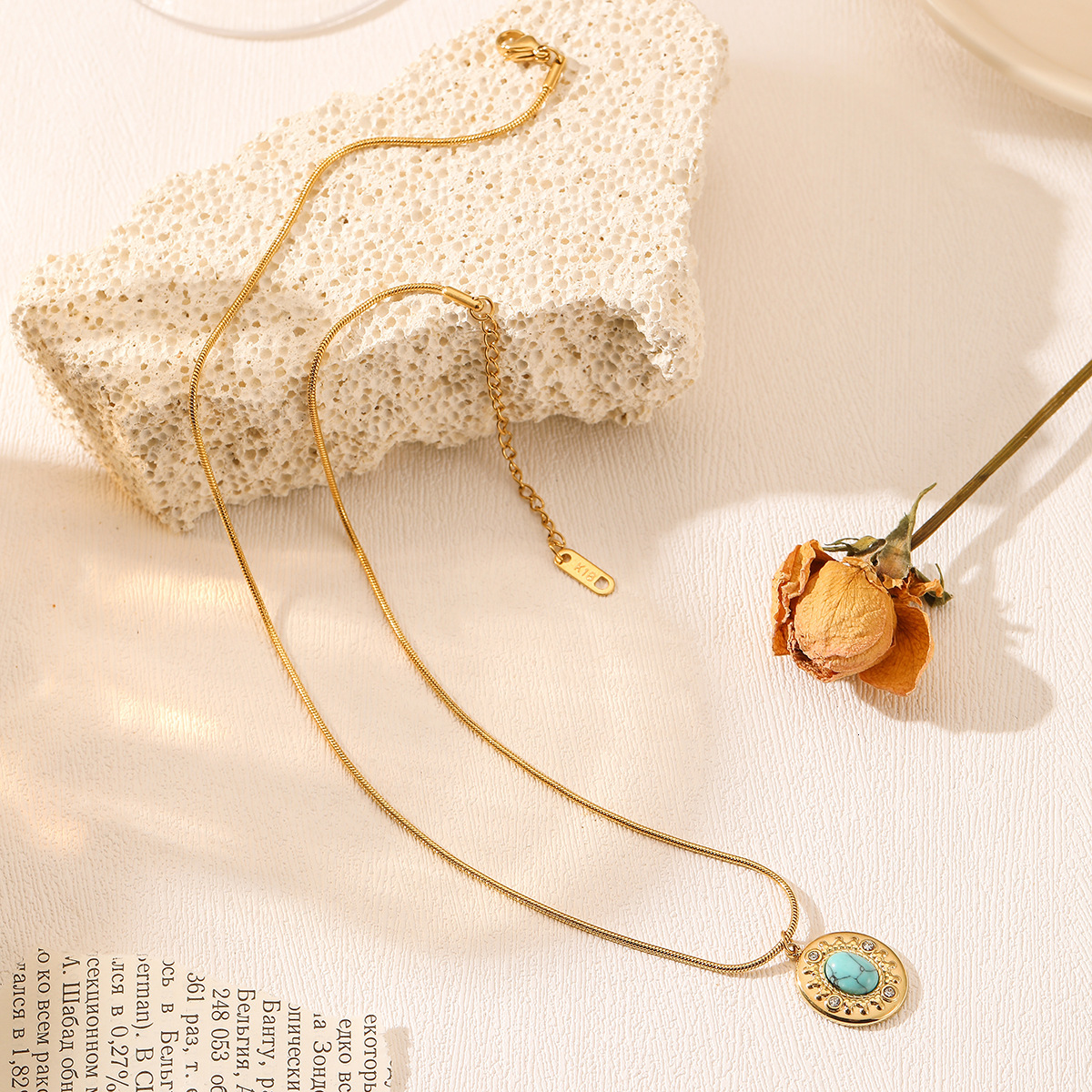 Fashion Light Style Inlaid Turquoise Oval for Women Unique Niche Design Titanium Steel Necklace