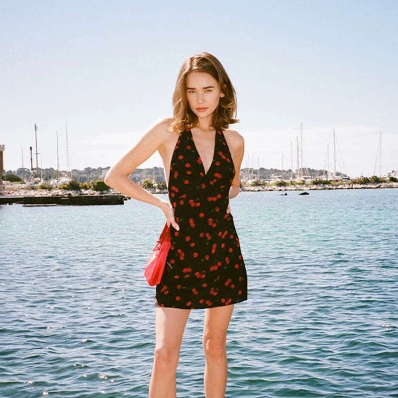 Sexy Bodysuit Womens Designer Clothing Vestidos 723 Summer New 2025 Black Cherry Silk Halter Deep V Tie Dress Vacation Style Sexy Backless Women