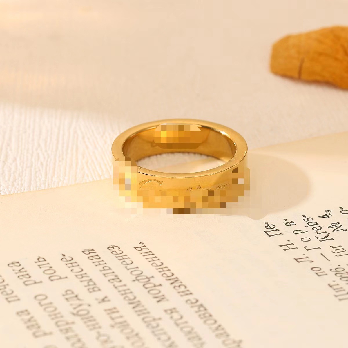 Minimalist Solid Band for Women, Personalized Titanium Steel, Light Luxury, Exquisite, High-Quality, Non-Fading, Classic Ring