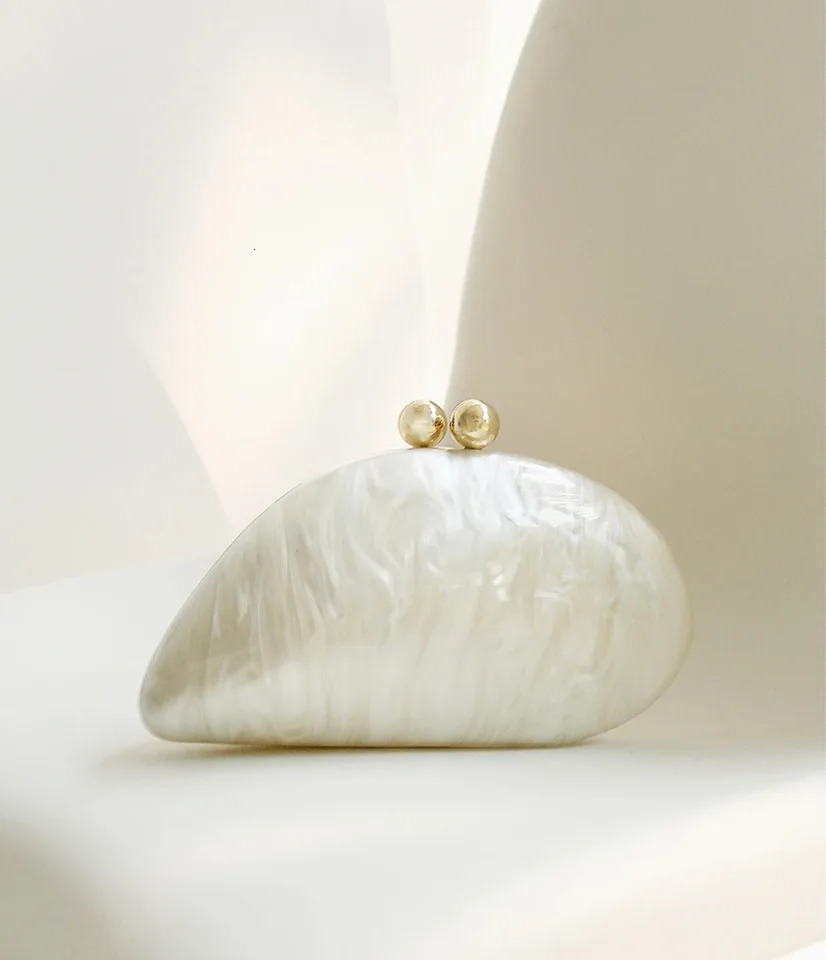 Luxury Acrylic Lady Bag Fashion and Personalized Dinner Single Shoulder Crossbody cute ivory pearl color purse 250614