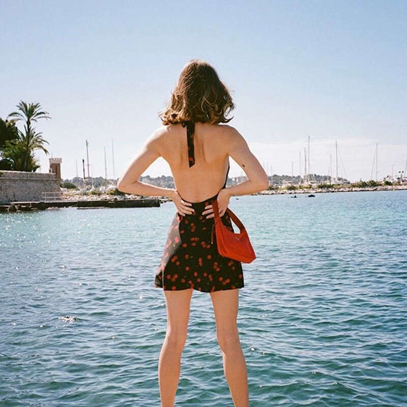 Sexy Bodysuit Womens Designer Clothing Vestidos 723 Summer New 2025 Black Cherry Silk Halter Deep V Tie Dress Vacation Style Sexy Backless Women