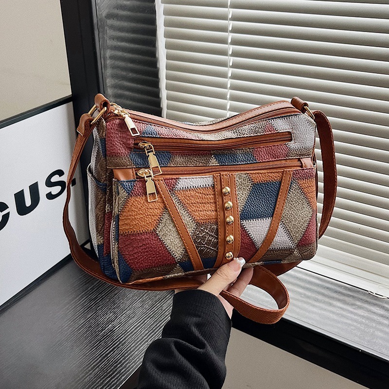 Free Shipping 2025 New Designer Bag Casual High-quality Shopping Bag Color Blocked Fashion Retro Multi Compartment Large Capacity Commuting Shoulder T
