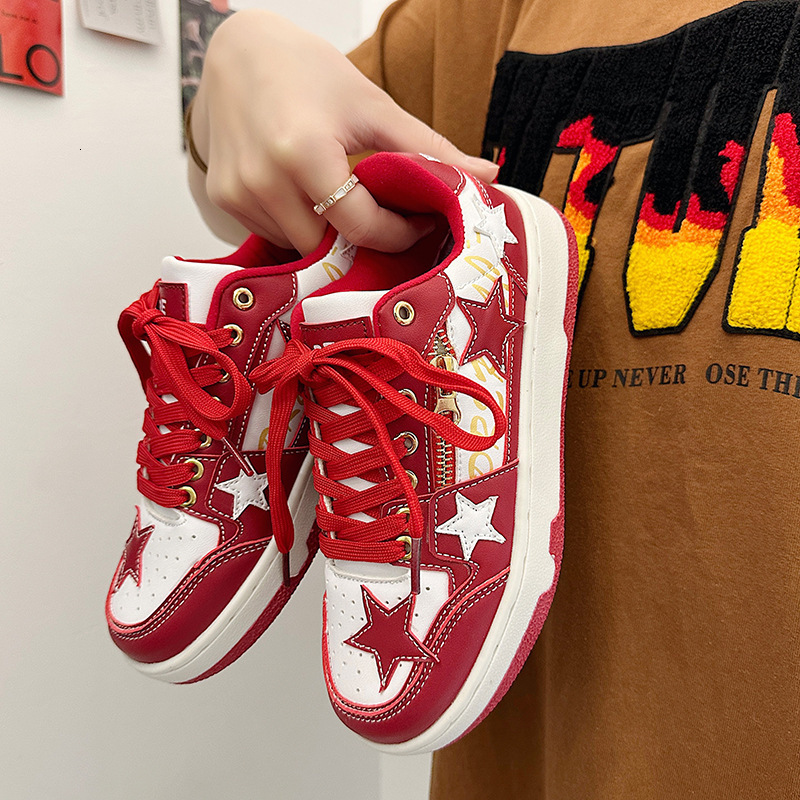 2025 New designer casual shoes Ins Style Versatile Chinese Red Bread Niche German Training Couple Star Sports Skate Shoes Trend