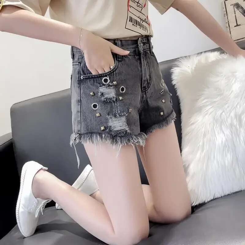 With Waist Pocket Wide Female Short Jeans Pants Trend 2025 Womens Denim Shorts Stretchy To Wear Kpop Cheap Outfits Elegant Hot