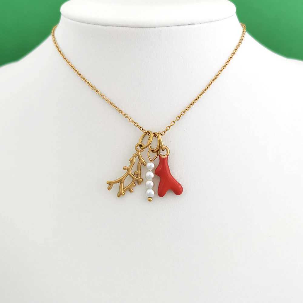 QMHJE Women Necklace Stainless Steel Ocean Starfish Fish Shell Pearl Coral Multiple Pendants Slim Choker Gold Color Wholesale W250618