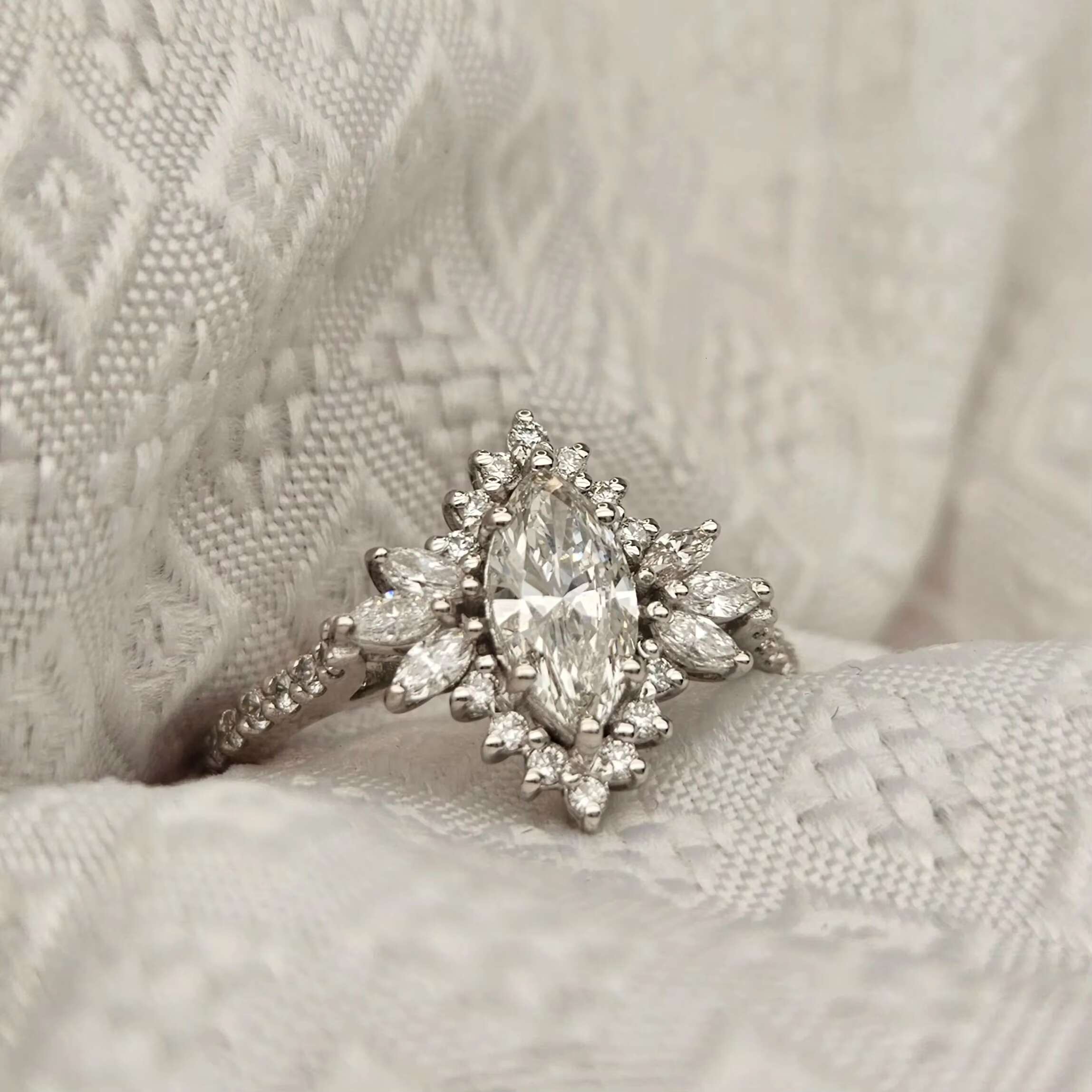 lab grown Luxury 925 Sterling Silver Moissanite Diamond Ring Classic Style Wedding Engagement Jewelry Wife Girlfriend Cut Diamond Parties cvd diamond 