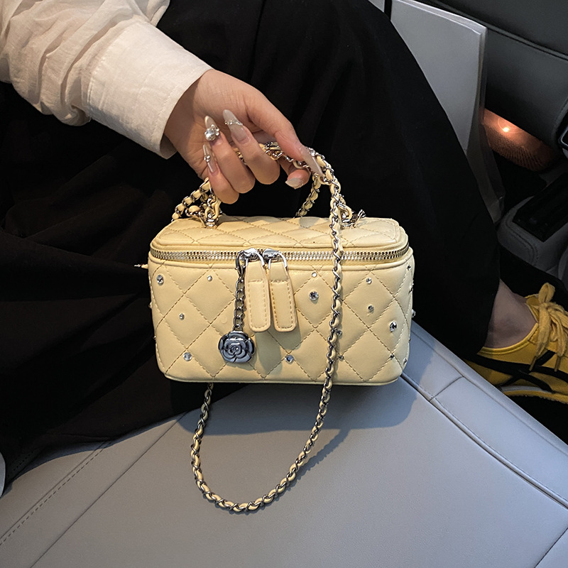 Free Shipping For Designers Quilted Chain Shoulder Bag For Women 2025 New Fashion High-end Shiny Diamond Box Bag Luxury Bag Stylish Crossbody Bag Tren