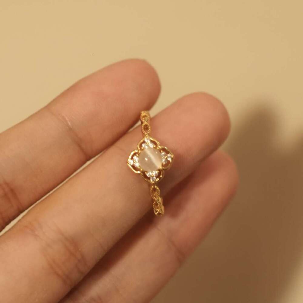 Morning White Dew" French Style Light Luxury Shining Exquisite High-end Versatile Gentle Cat's Eye Stone Open Ring