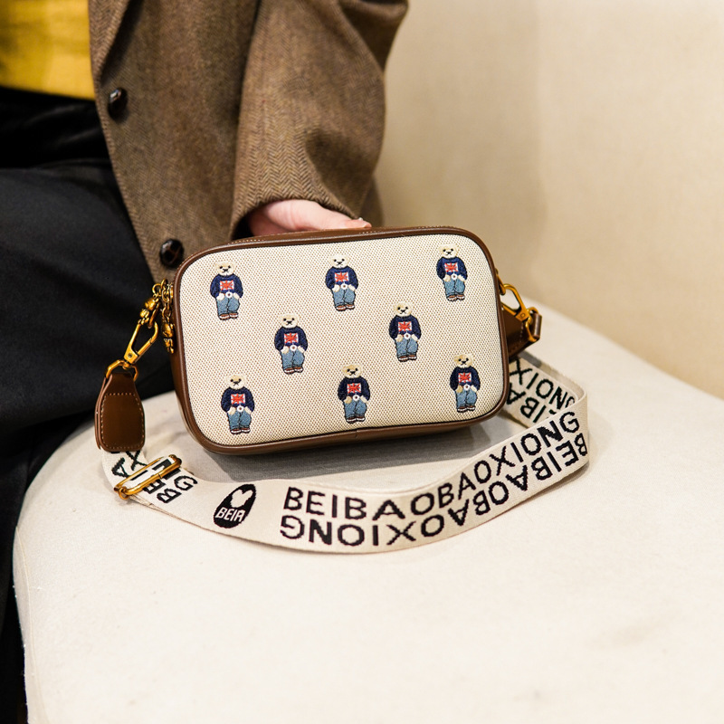 Free Shipping 2025 New Designer Bag Bear Embroidery Women's Shoulder Bag Retro Color Blocked Trendy Handbag Casual High-quality Shopping Bag