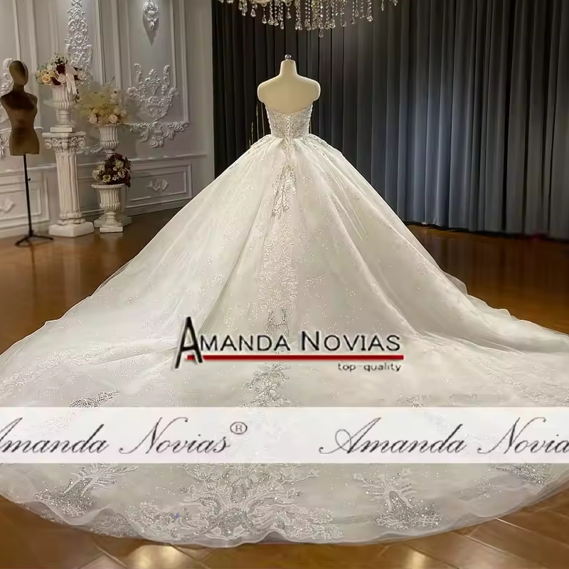 White Sparkly Off Shoulder Wedding Dresses 3D Flowers Lace-up Appliqued Lace Beading Crystal Sequin Princess Vintage Arabic Bridal Gown
