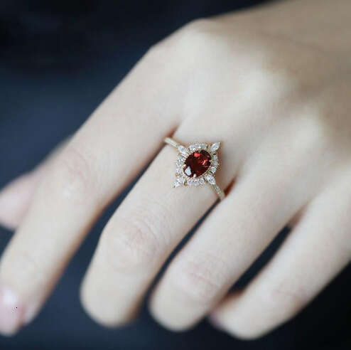 Design Niche Miss Rose Elegant Natural Wine Red Garnet Ring for Women High Appearance French Style