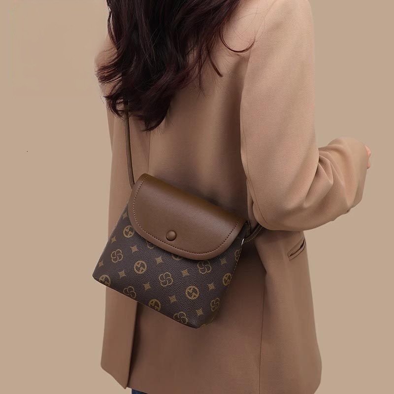 High quality brand new model free delivery designer bag water bucket bag 2025 texture fashionable single shoulder crossbody bag new model free deliver