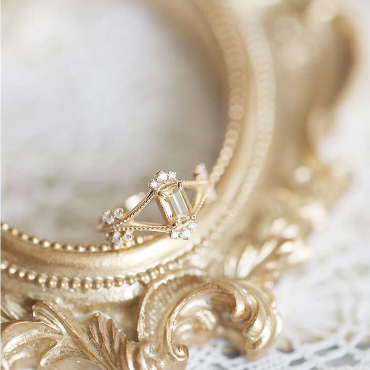 Sud de Holiday in Southern France High-End Natural Yellow Crystal Princess Cut Light Luxury Versatile Ring