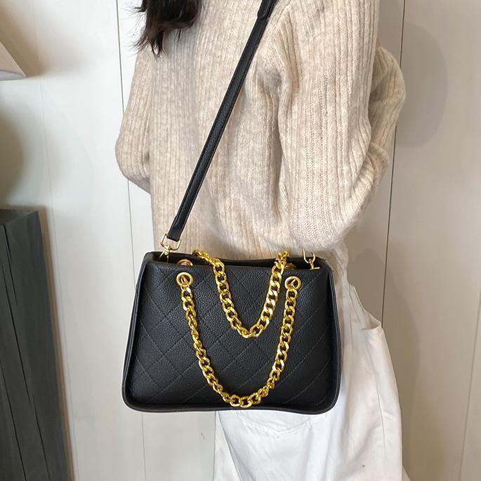 Free shipping designer Fashion Versatile Korean Style Bag for Women New Trendy Casual Small Square Bag Niche High-end Chain Bag Crossbody Bag