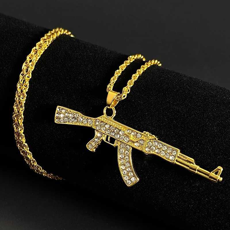 TrendMen Hiphop Rock Pistol Submachine Gun Rifle Pendant Necklaces For Men Boys Gold Color Metal Clavicle Chain Jewelry W250618