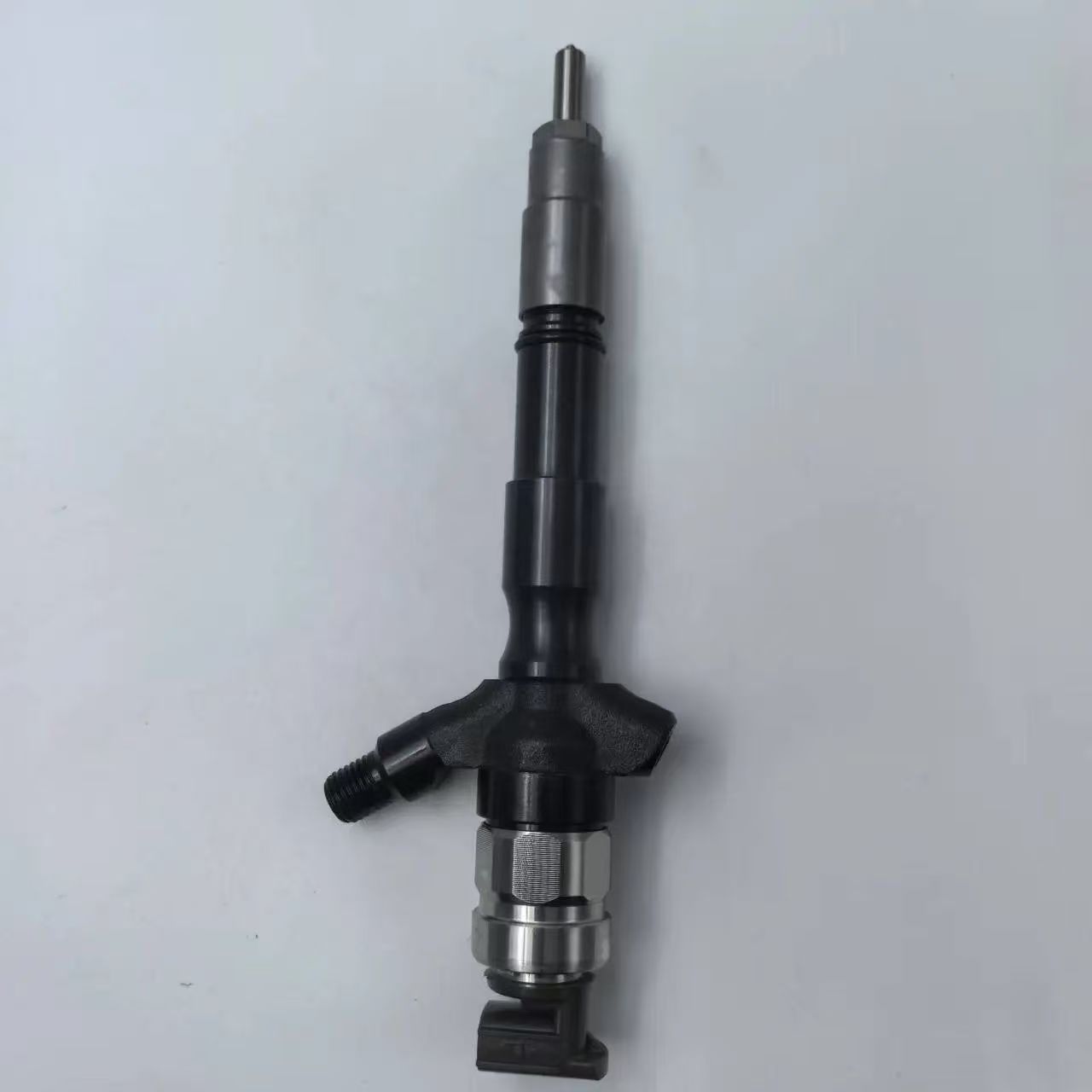 095000-7761 diesel fuel injector 23670-39275 is suitable for Toyota Hiace Hilux 2.5D 2KD-FTV