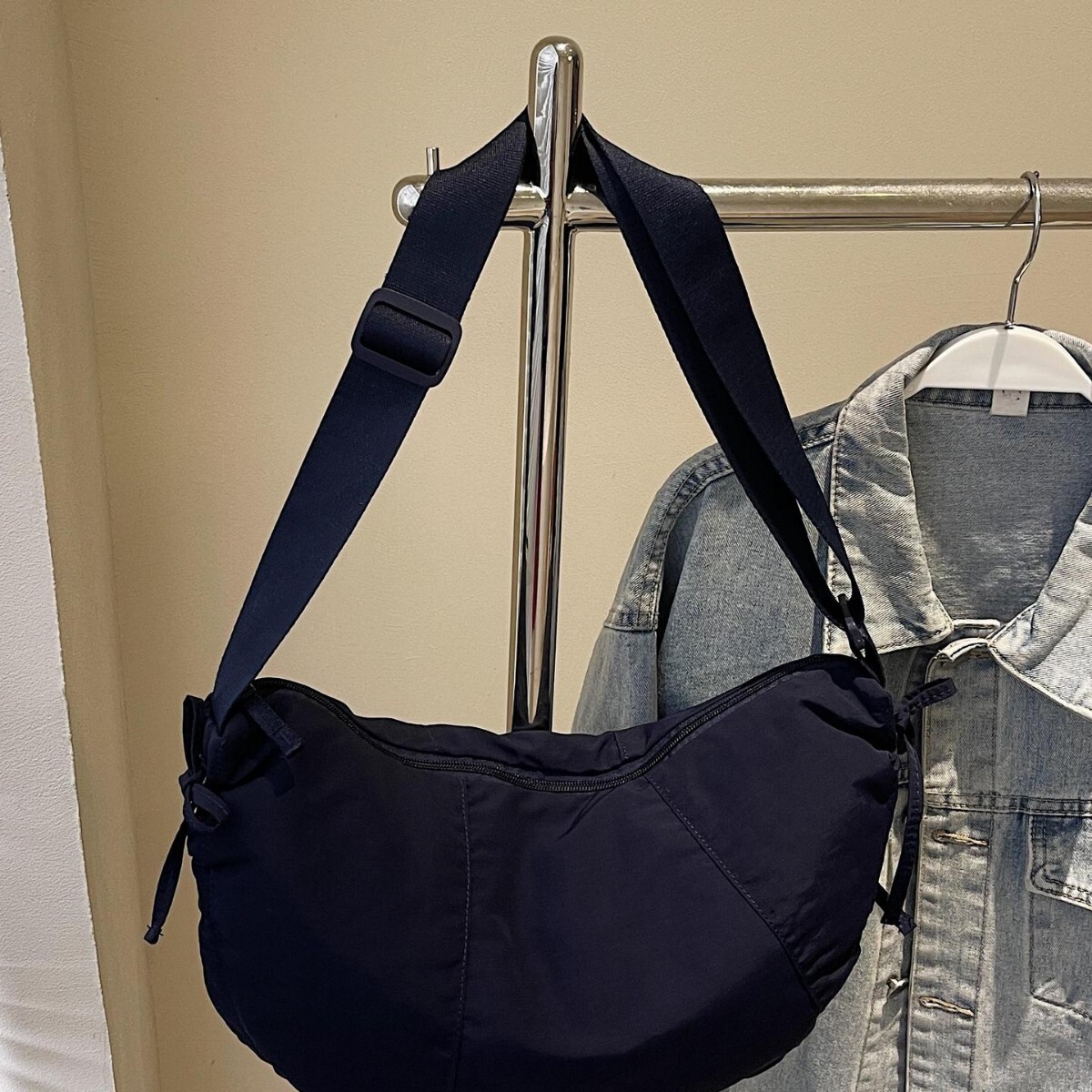 Free shipping designer Hot-Selling Nylon Bag for Women Large Capacity 2025 New Lightweight Dumpling Bag Trendy Fashion Crossbody Bag for Going Out