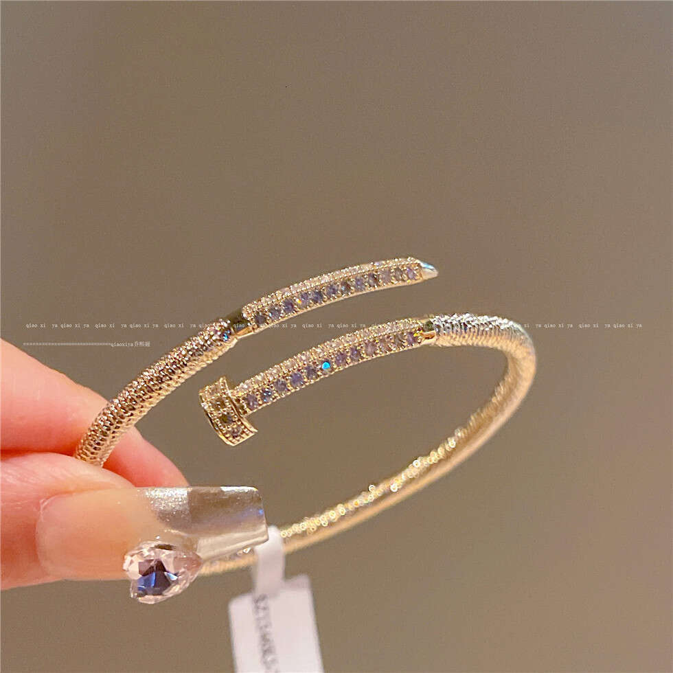Autumn Winter Micro Inlaid Flower 2024 Ins Niche Design Sense Internet Celebrity Style Nail Bracelet for Women