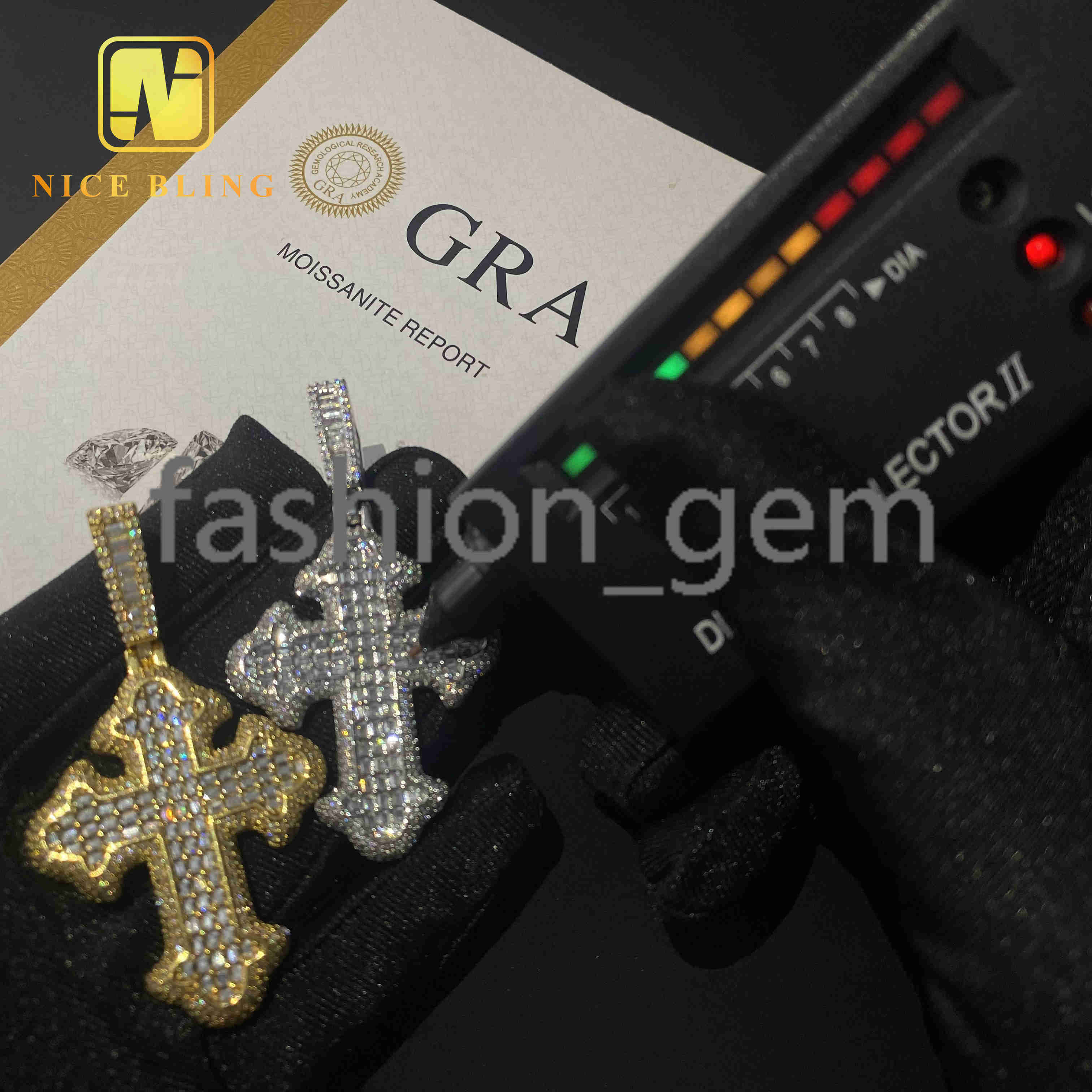 Custom Ice Out Pendant 925 Sterling Silver Custom Hip Hop Emerald Round Cut Diamond Jewelry VVS Moissanite Cross Pendant