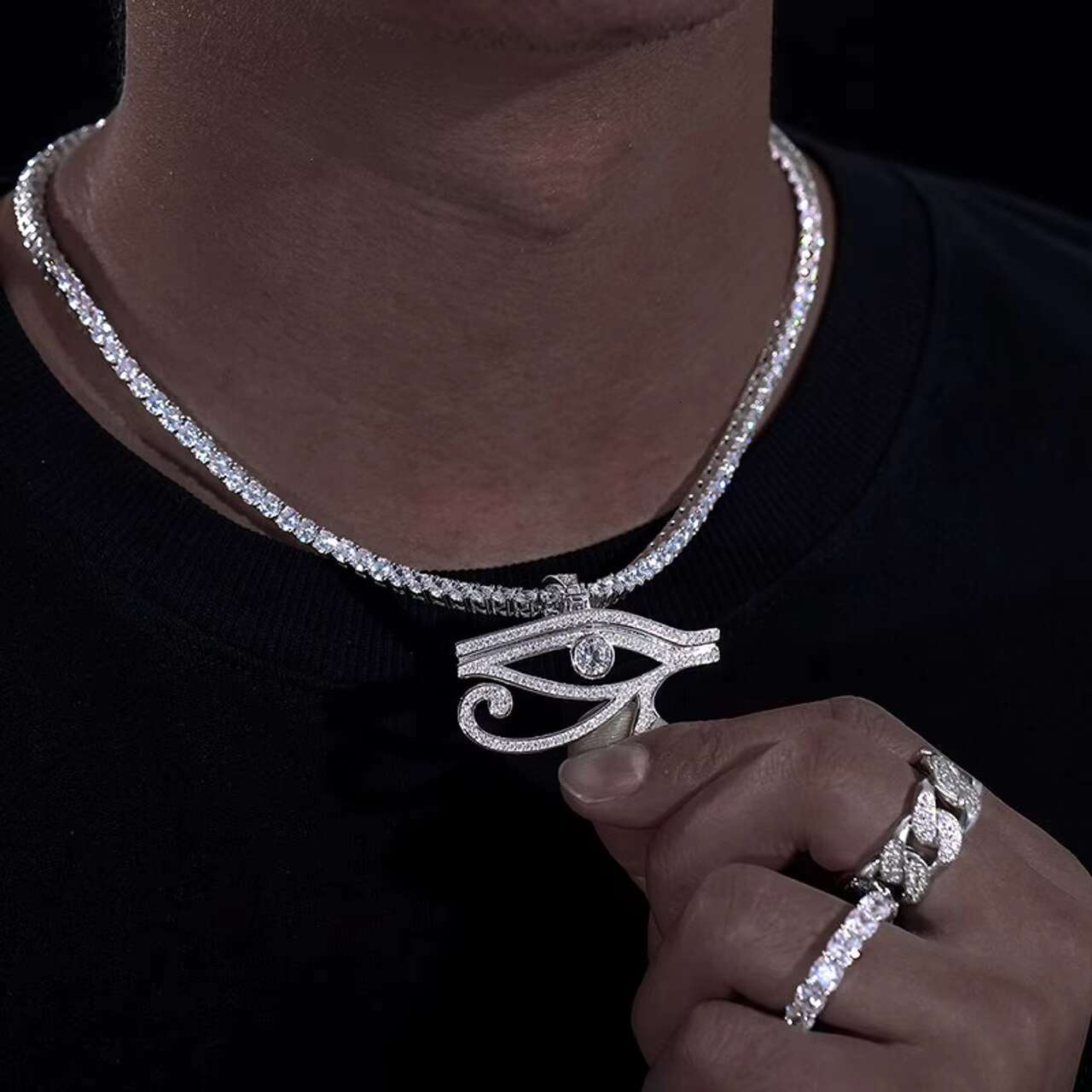 New Exotic VVS Lab Diamond Ancient Egypt Eye of Horus Pendant Moissanite Hip Hop Necklace with Unique Design