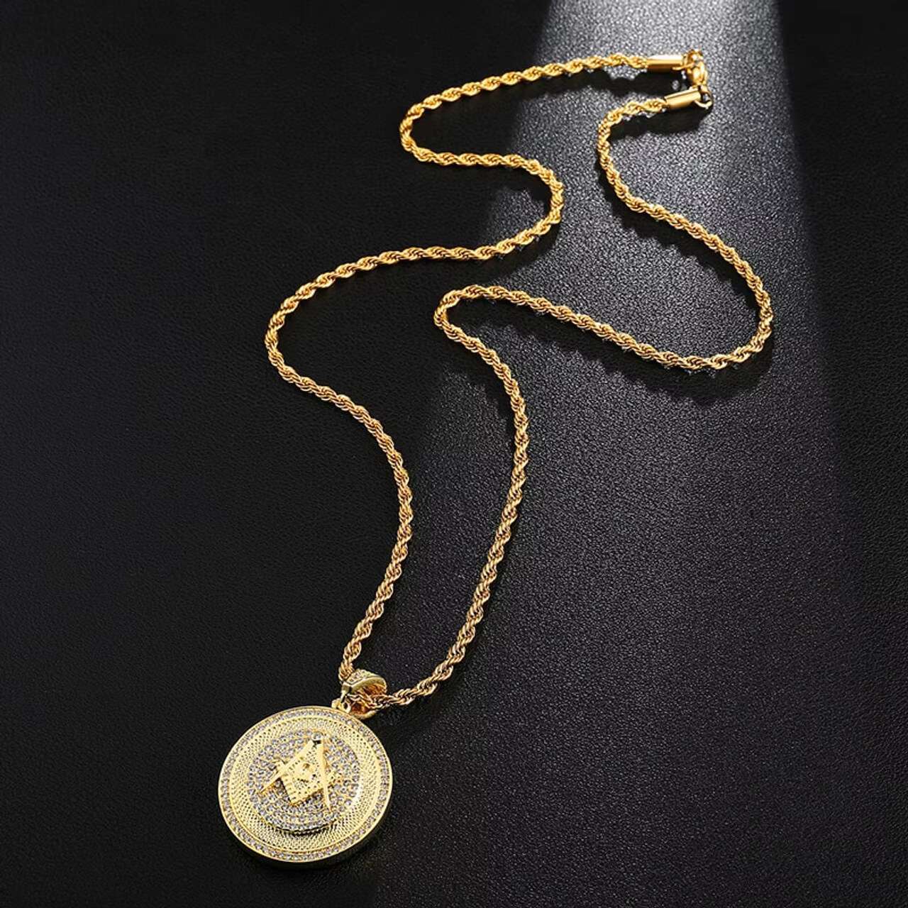 New Arrival Stylish Hip Hop 14K Gold Bling Moissanite Pendant Freemason Masonic Necklace
