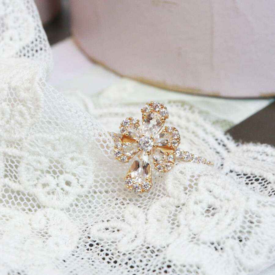 New Fashion OL Personality Flower Light Luxury Goddess Temperament Zircon Versatile Open Ring