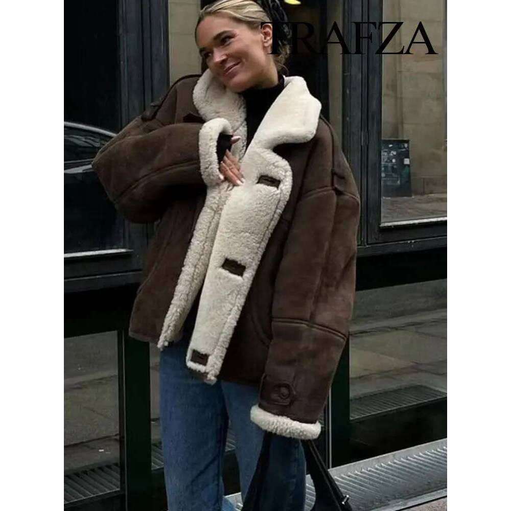 TRAFZA 2024 Winter Fashion Suede Lamb Wool Casual Retro Lapel Splicing Pocket Decoration Women's Street Jacket