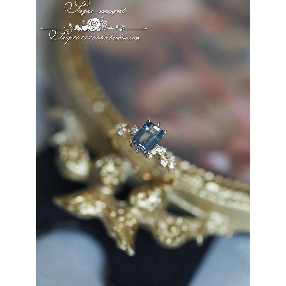Night Fantasy: Fallen - Rich London Blue High Imitation Topaz Light Luxury Ring