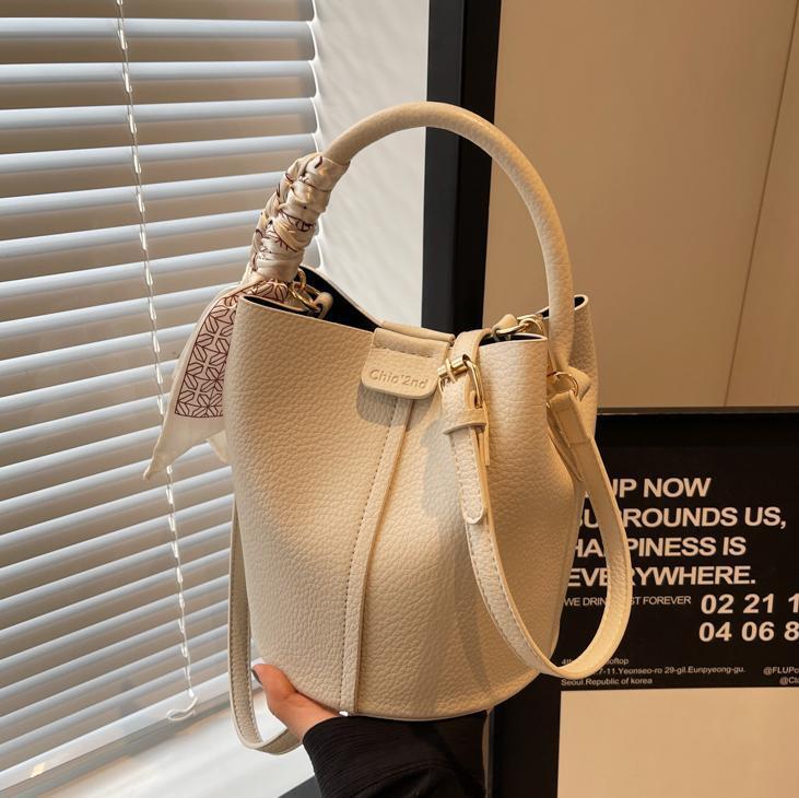 Free shipping designer Bag Simple Versatile Niche Bucket Bag Women Bag 2025 New Casual Fashion Shoulder Bag Handbag Crossbody Bag