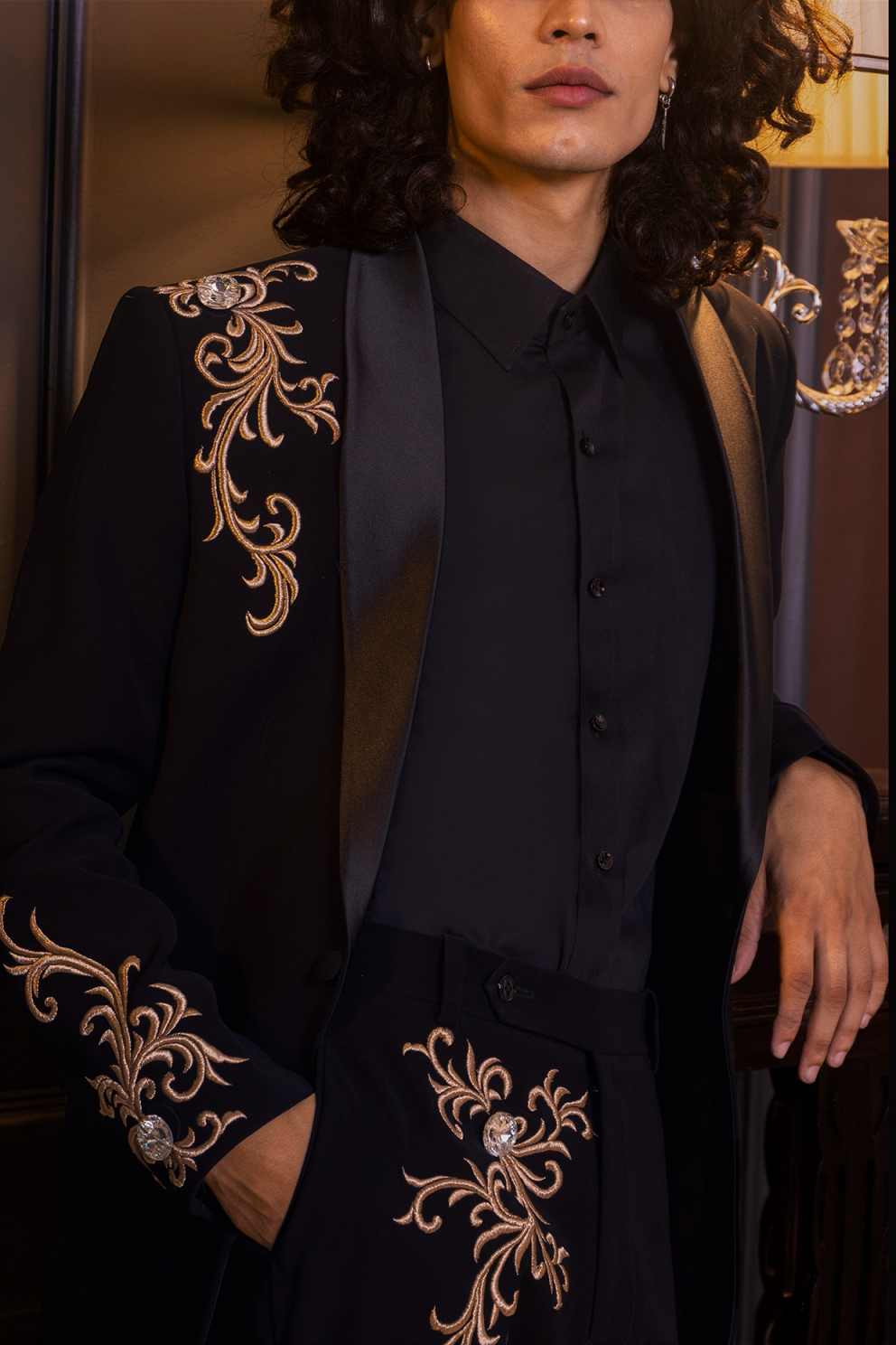 Tailored Men Wedding Suits 2 Pieces Gold Appliques Groom Wedding Party Tuxedos Slim Fit Male Blazer Costumes Homme