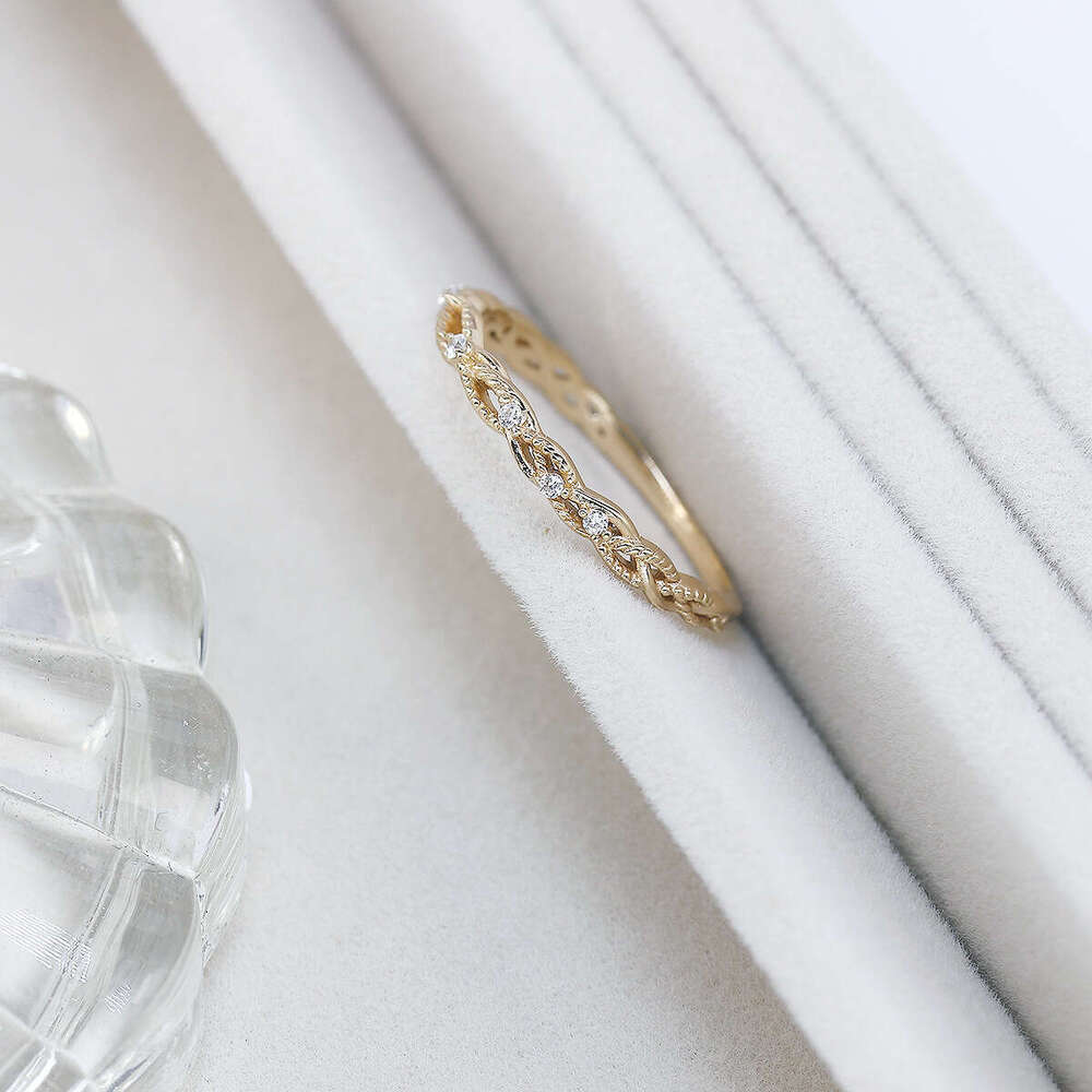 Hot Selling Diamond-Studded Twisted Luxury Ring for Women, Simple Niche Fashion, Unique High-End Jewelry