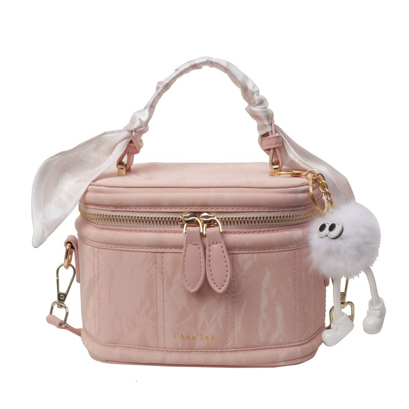Free shipping designer Bag High-End Simple Versatile Women Bag 2025 Spring Summer New Niche Design Bucket Bag Korean Style Handbag Shoulder Bag